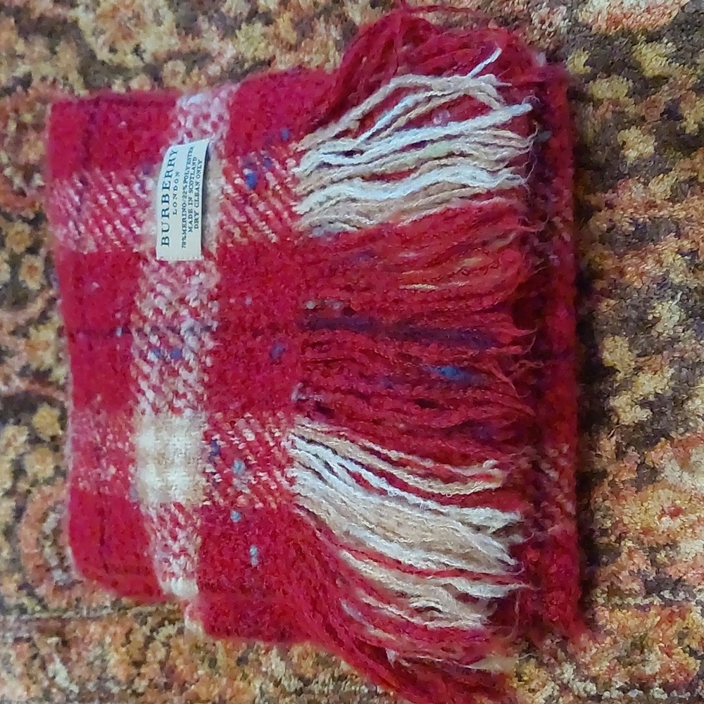 Vintage Burberry Scarf - Picture 14 of 14